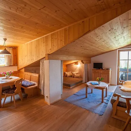 Zugspitzhotel Diana Thoerle ホテル 3*